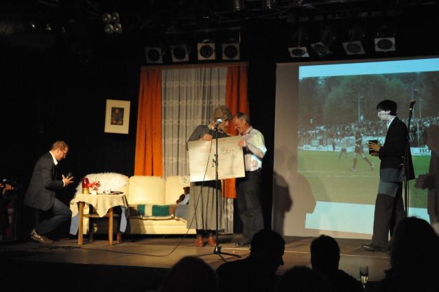 Spendenübergabe an den SG Empor Niederbarnim e.V. durch Gisela Müller Spendenübergabe an den SG Empor Niederbarnim e.V. durch Gisela Müller